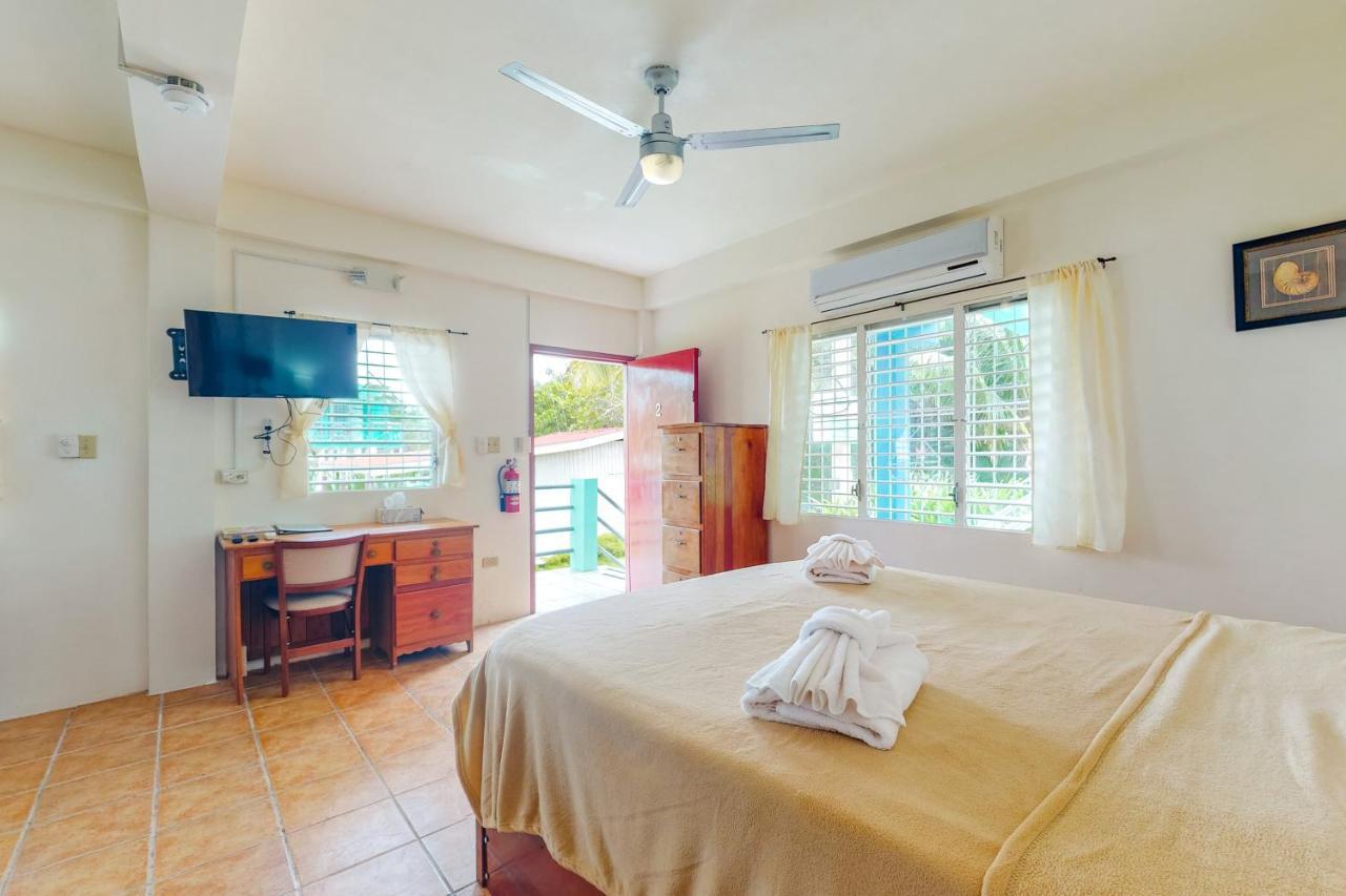 Willow 2 At Island Cabanas Gold Standard Certified Caye Caulker Eksteriør billede